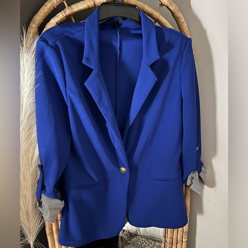Blue blazer with striped sleeve